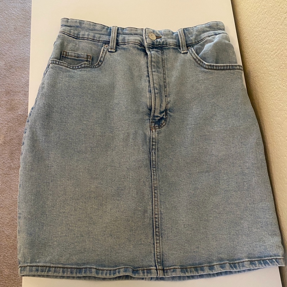 H&M DIVIDED Denim Mini Skirt Sz 6